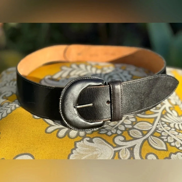 Anne Klein — Vintage Big Buckle Leather Belt - Picture 3 of 4